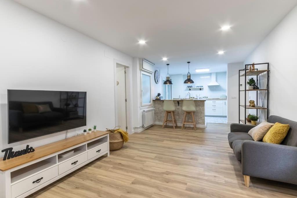 Apt In The Old Town With Cool Terrace!! Private Parking Билбао Екстериор снимка