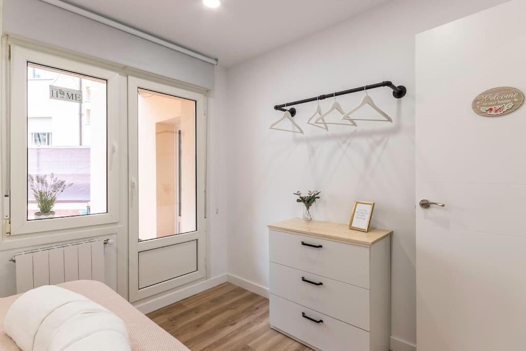 Apt In The Old Town With Cool Terrace!! Private Parking Билбао Екстериор снимка